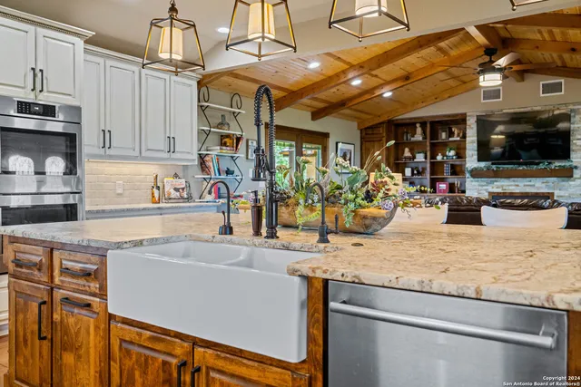 $1,800,000 | 4279 Fm 791, Falls City, TX 78113