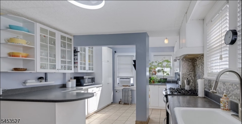 17 Ferncliff Road Bloomfield, NJ 07003 - Photo 5 of 34 Gallery Image 5
