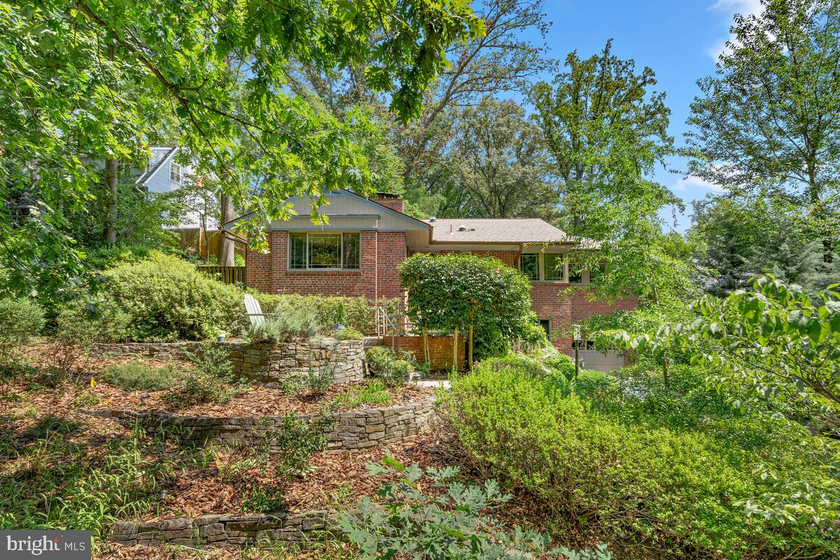 116 Sunnyside Road Silver Spring, MD 20910 - Photo 3 of 50