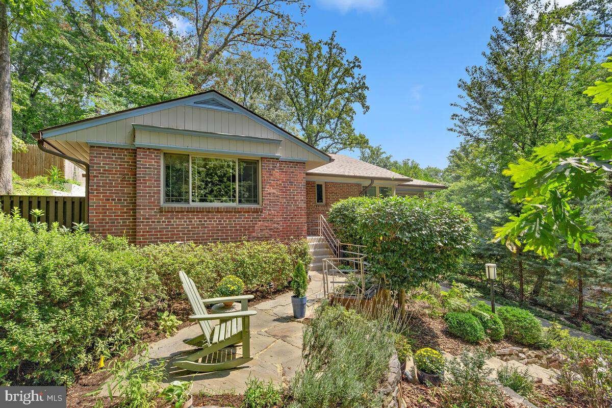 116 Sunnyside Road Silver Spring, MD 20910 - Photo 4 of 50