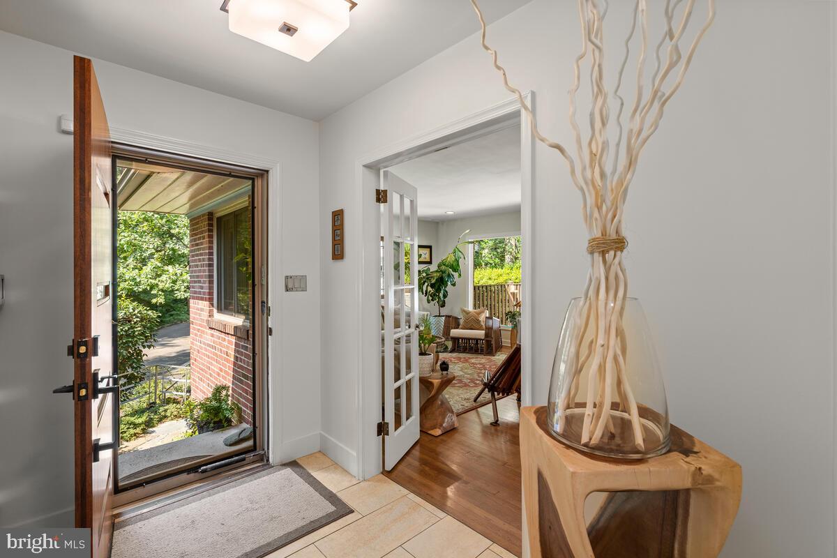 116 Sunnyside Road Silver Spring, MD 20910 - Photo 6 of 50