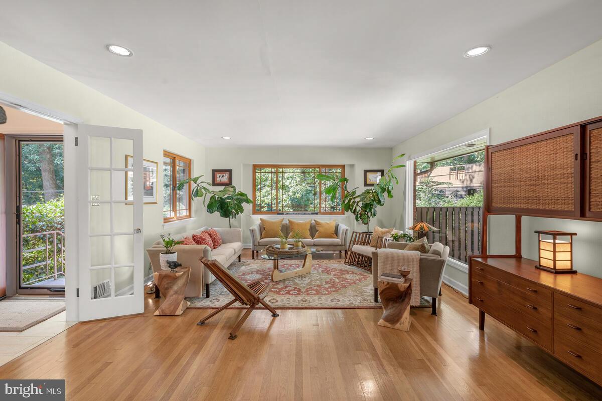 116 Sunnyside Road Silver Spring, MD 20910 - Photo 7 of 50