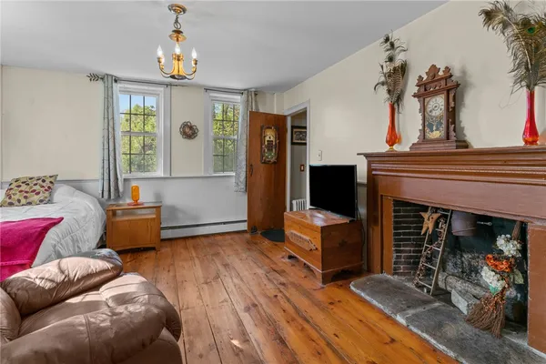 $599,000 | 220 Plainfield Pike, Scituate, RI 02857