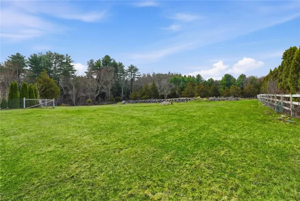 $599,000 | 220 Plainfield Pike, Scituate, RI 02857