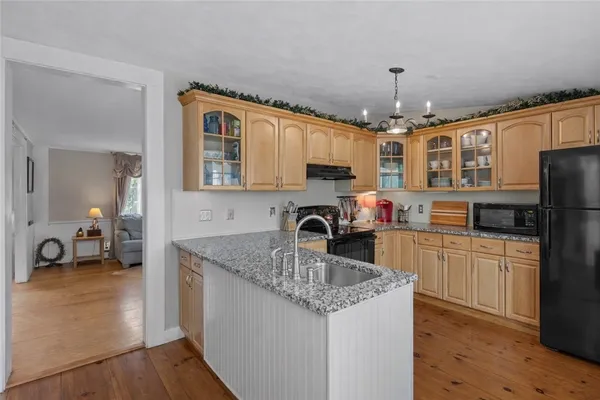 $599,000 | 220 Plainfield Pike, Scituate, RI 02857