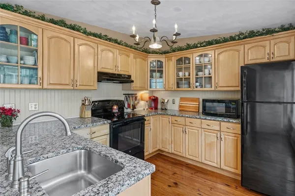 $599,000 | 220 Plainfield Pike, Scituate, RI 02857