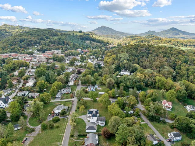 $588,349 | 639 West Tower Street, Tazewell, VA 24651