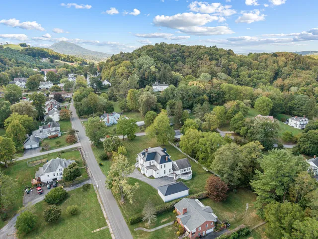 $588,349 | 639 West Tower Street, Tazewell, VA 24651