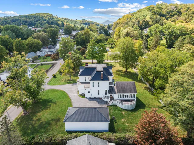 $588,349 | 639 West Tower Street, Tazewell, VA 24651