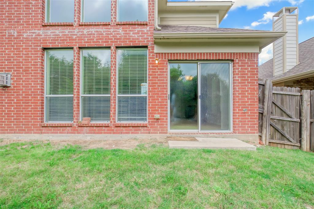 3100 Crossridge Drive McKinney, TX 75071 - Photo 37 of 40 front view of a house with a yard