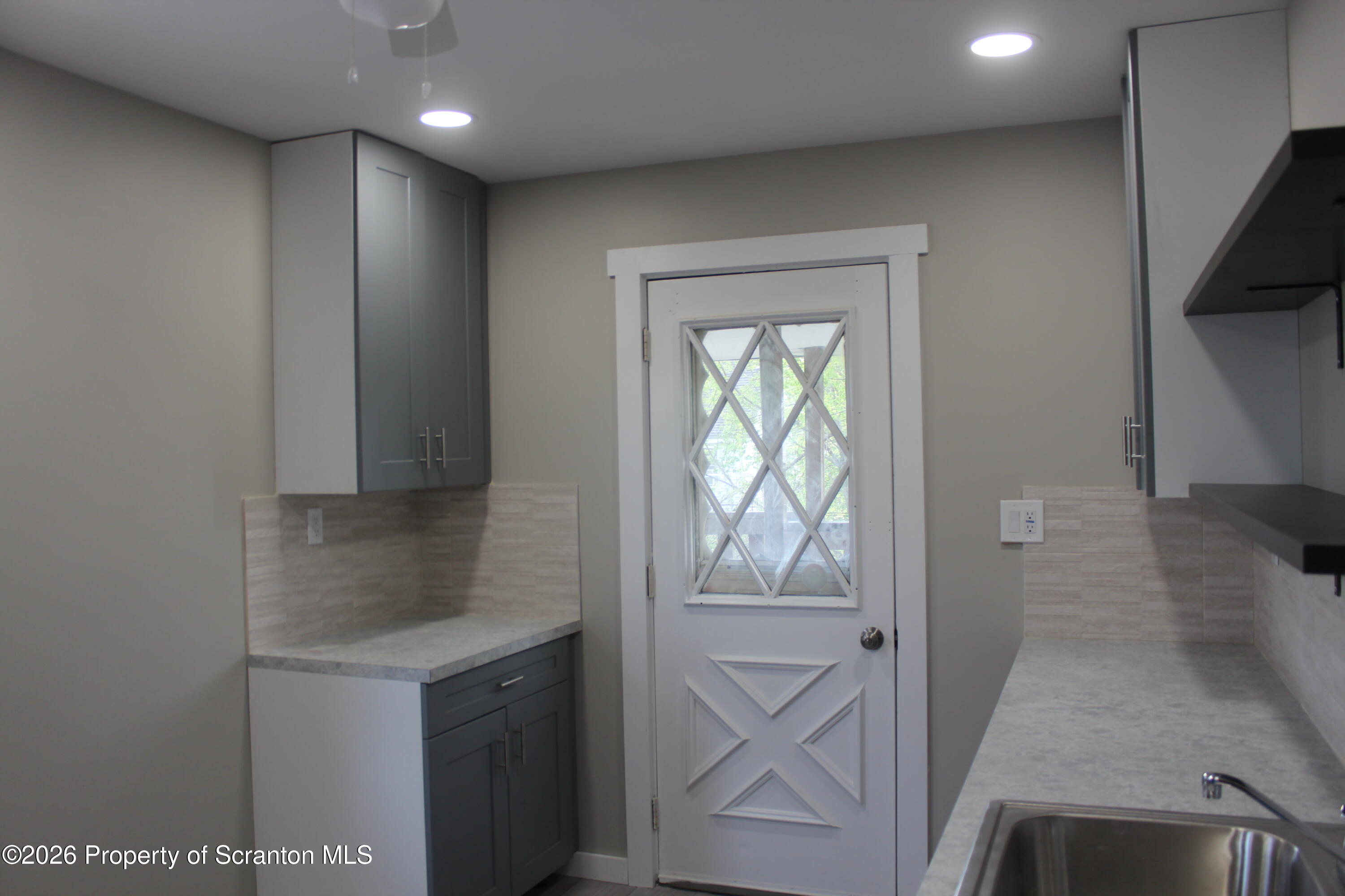 215 Ferdinand Street, Unit 2 Scranton, PA 18508 - Photo 6 of 17 Kitchen