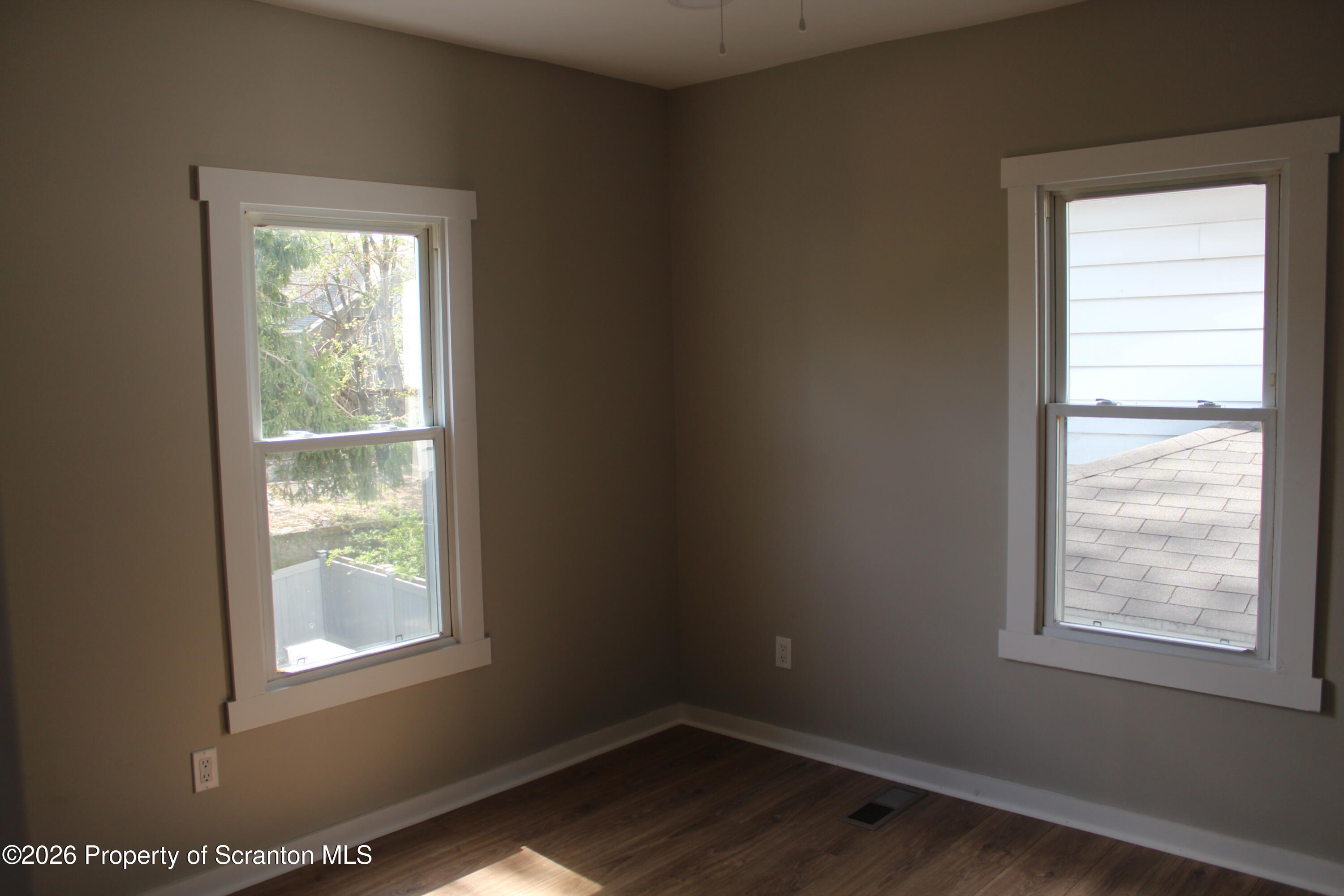 215 Ferdinand Street, Unit 2 Scranton, PA 18508 - Photo 7 of 17 Bedroom