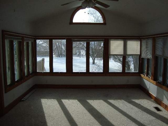 201 East Meadow Heights Avenue Jackson, MI 49203 - Photo 4 of 11 Photo 4