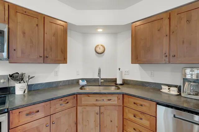 $1,450,000 | 16 Jibe Road, Unit O1, Newry, ME 04261