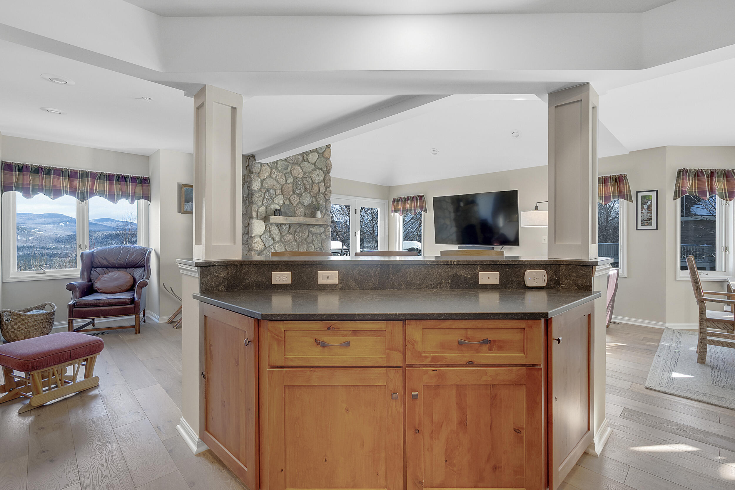 16 Jibe Road, Unit O1 Newry, ME 04261 - Photo 16 of 66 17_lockeunito-1-29