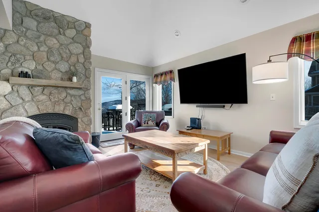 $1,450,000 | 16 Jibe Road, Unit O1, Newry, ME 04261