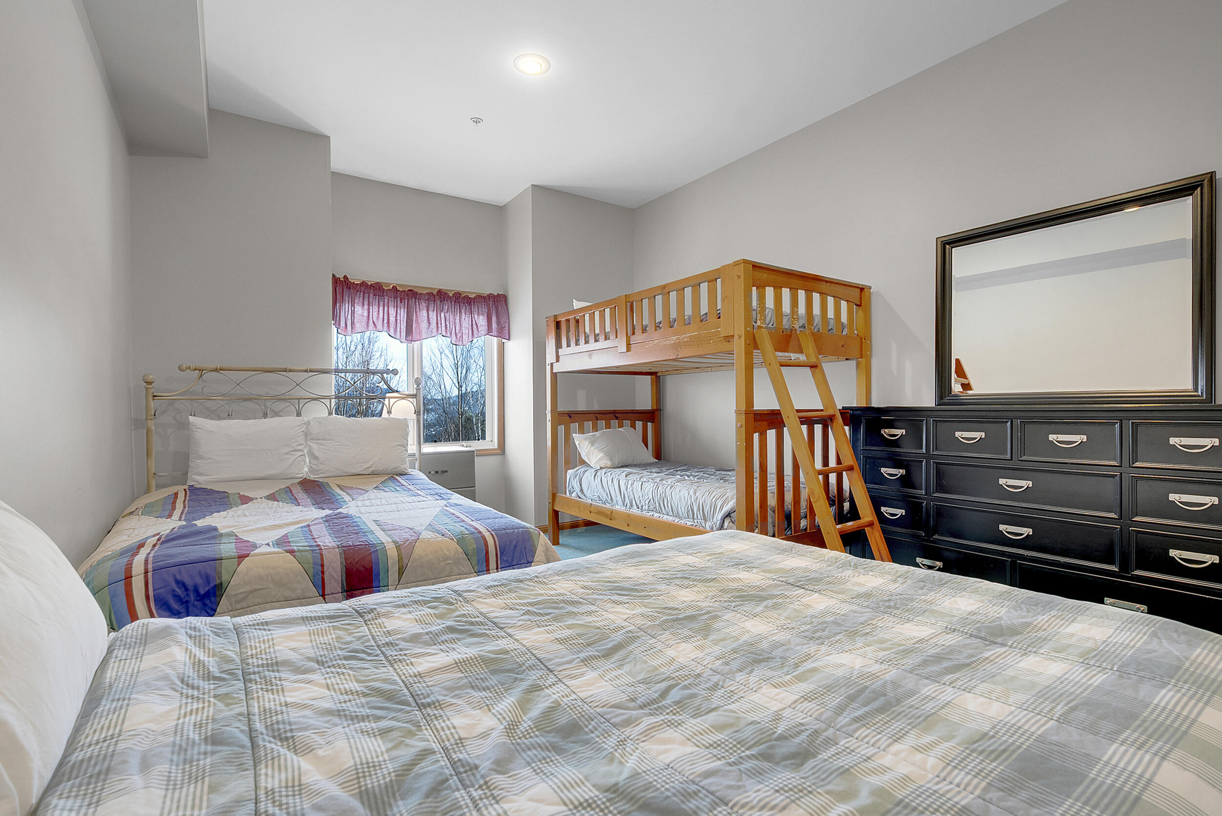 16 Jibe Road, Unit O1 Newry, ME 04261 - Photo 52 of 66 50_lockeunito-1-62