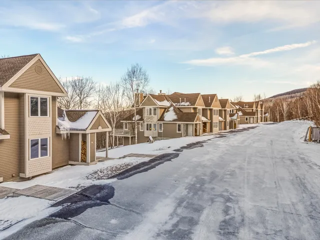 $1,450,000 | 16 Jibe Road, Unit O1, Newry, ME 04261