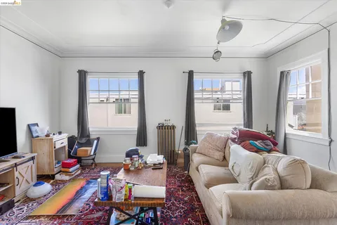 $1,495,000 | 647 Beacon Street, Oakland, CA 94610