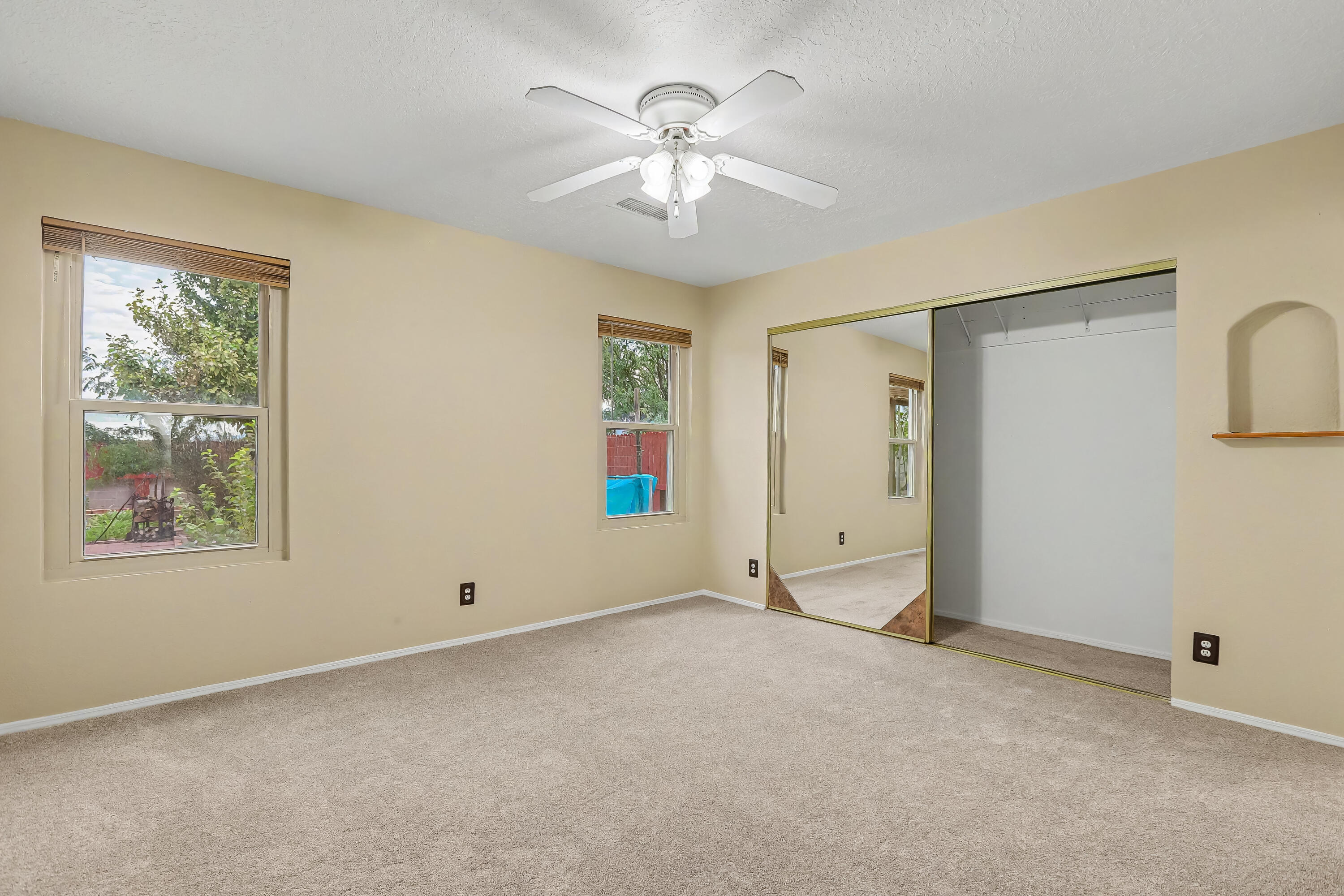 4076 Montreal Loop Northeast Rio Rancho, NM 87144 - Photo 23 of 44 Gallery Image 23