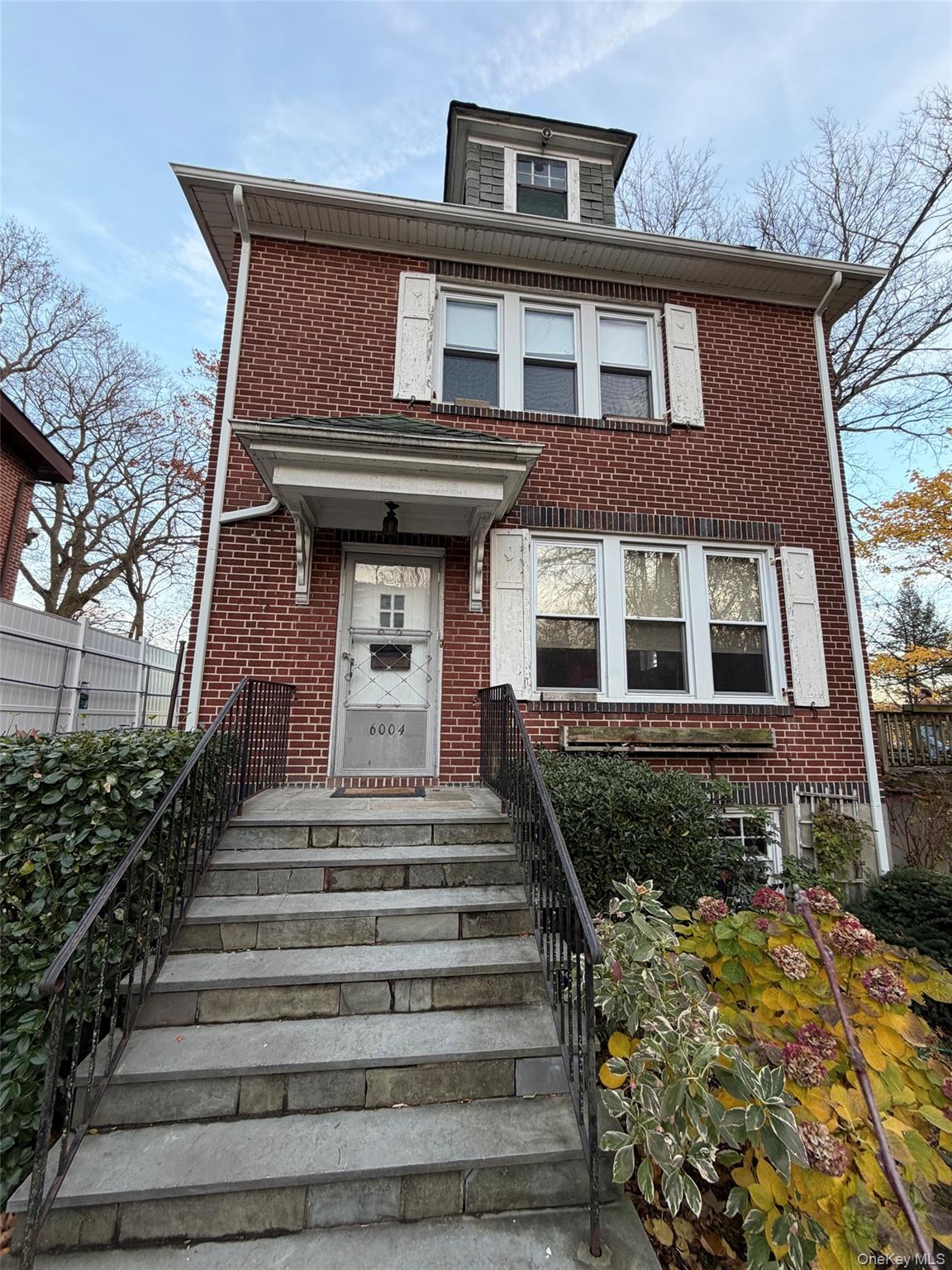 6004 Netherland Avenue Bronx, NY 10471 - Photo 2 of 30 a front view of a house
