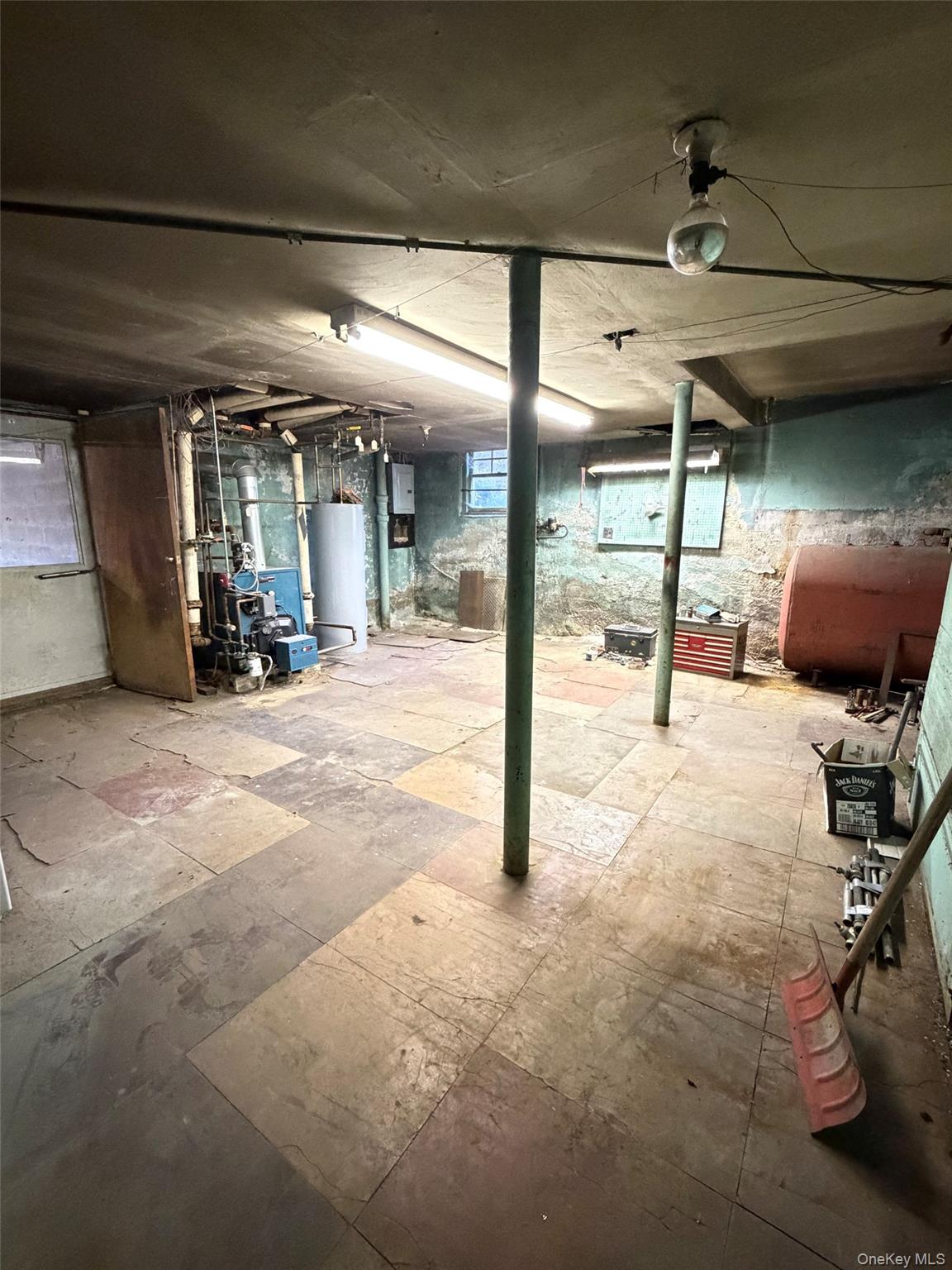 6004 Netherland Avenue Bronx, NY 10471 - Photo 26 of 30 a view of a room with gym equipment