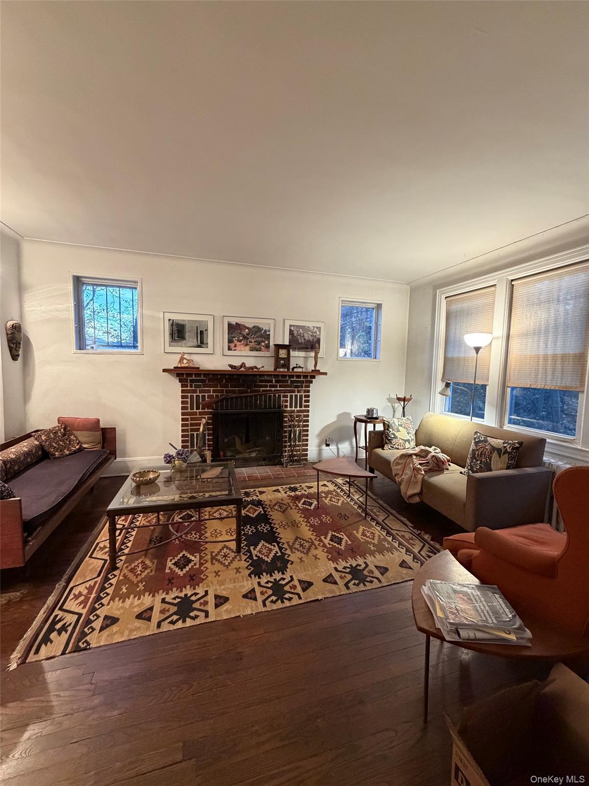 6004 Netherland Avenue Bronx, NY 10471 - Photo 10 of 30 a living room with furniture and a couch