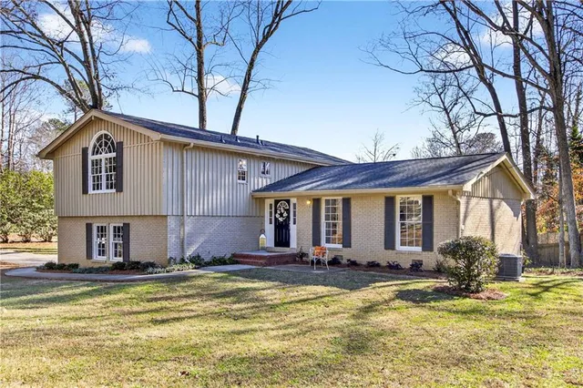 $625,000 | 5121 Davantry Drive, Dunwoody, GA 30338
