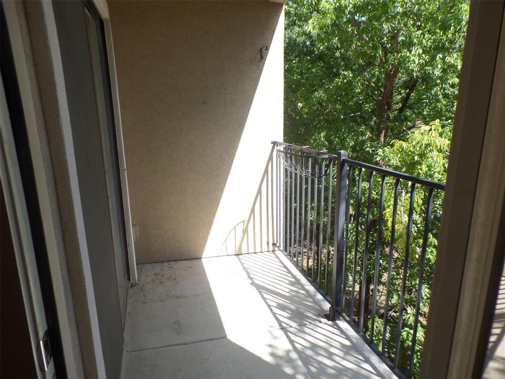 6159 Oram Street, Unit 105 Dallas, TX 75214 - Photo 15 of 16 a view of balcony