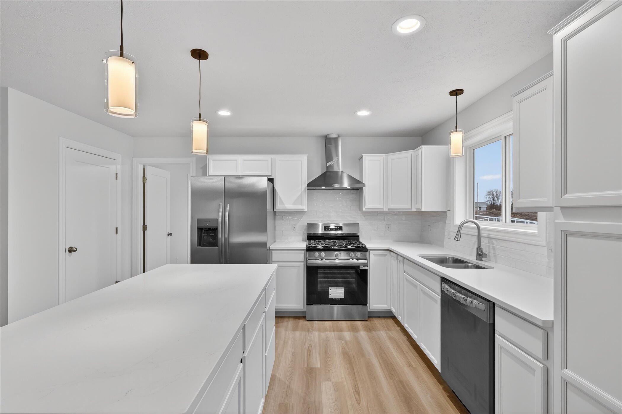 11247 Vergennes Street Southeast Lowell, MI 49331 - Photo 12 of 65 15-11247-Vergennes-St-SE-Windowstill