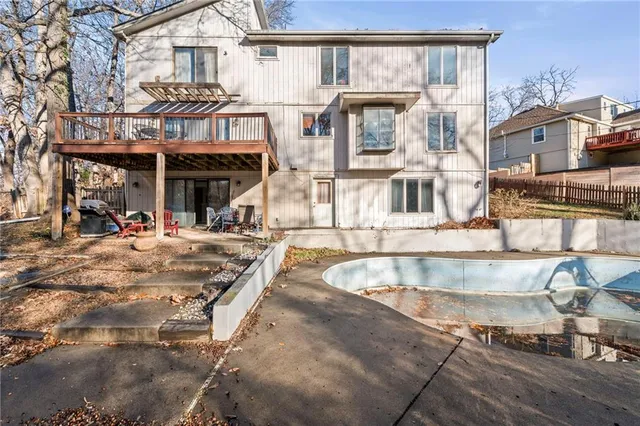 $335,000 | 1910 Northwest 45th Street, Riverside, MO 64150