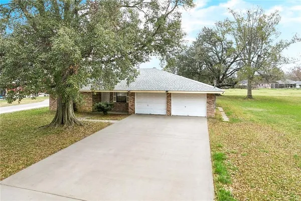 $250,000 | 318 St Rose Avenue, St. Rose, LA 70087