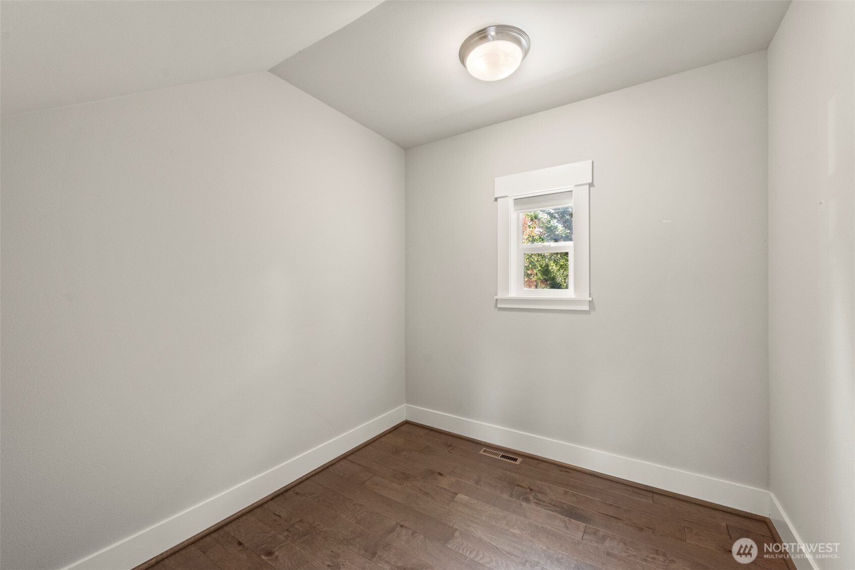 9818 Northeast 162nd Street Bothell, WA 98011 - Photo 11 of 37 Gallery Image 11