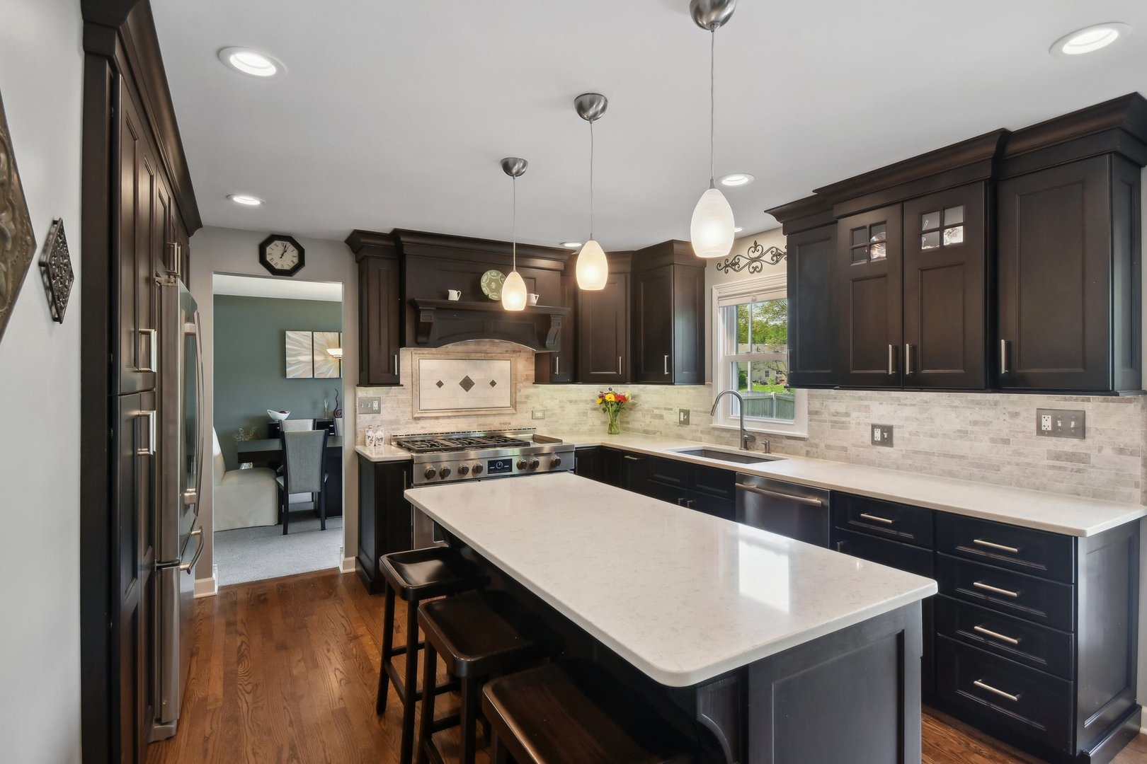137 Split Oak Road Naperville, IL 60565 - Photo 11 of 42