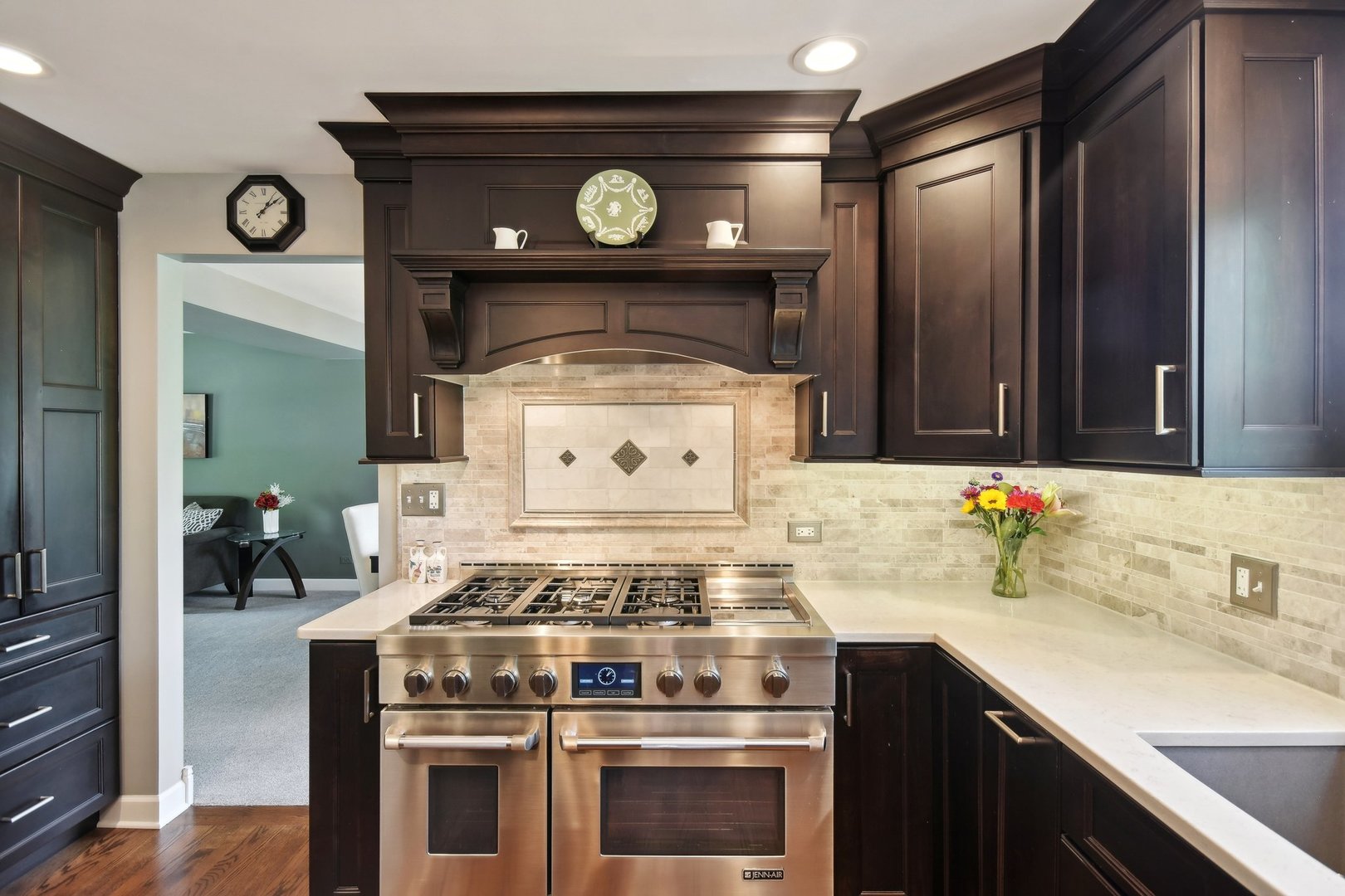 137 Split Oak Road Naperville, IL 60565 - Photo 13 of 42