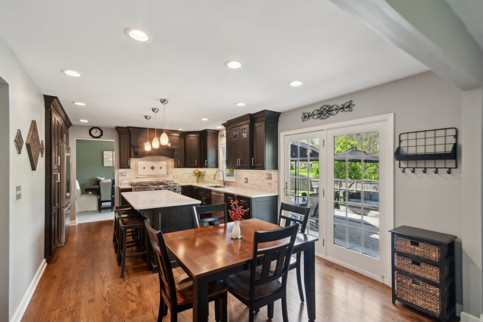 137 Split Oak Road Naperville, IL 60565 - Photo 14 of 42