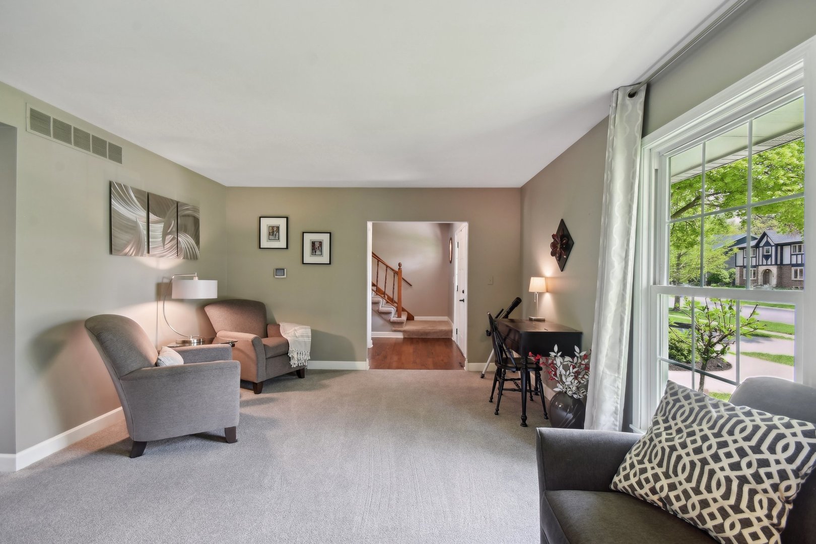 137 Split Oak Road Naperville, IL 60565 - Photo 6 of 42