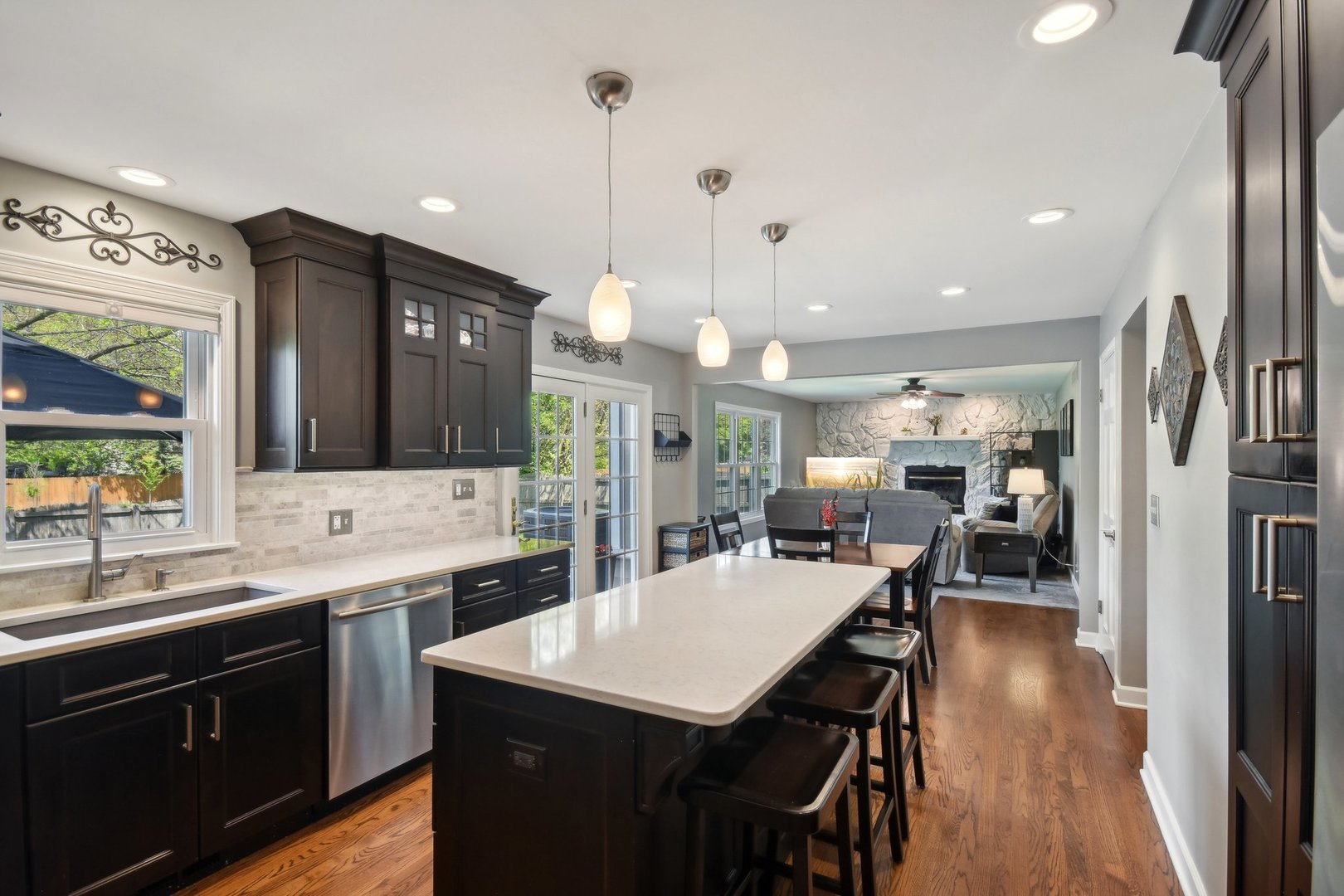 137 Split Oak Road Naperville, IL 60565 - Photo 10 of 42