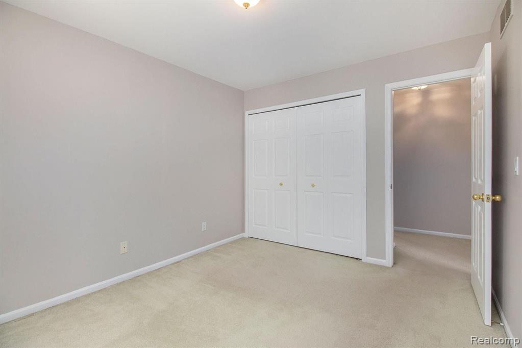 1026 Covington Pl Drive Rochester Hills, MI 48309 - Photo 16 of 40