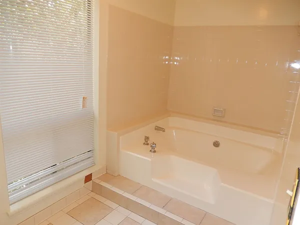 $2,000 | 2950 Bay Shore Drive, Tallahassee, FL 32309