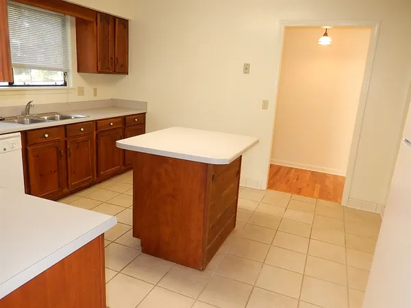 $2,000 | 2950 Bay Shore Drive, Tallahassee, FL 32309