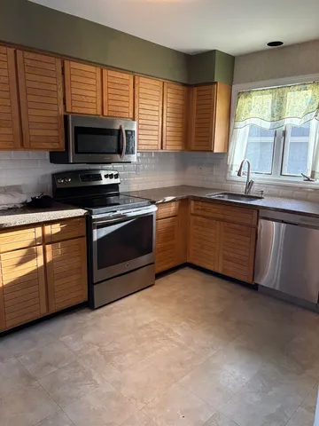 $2,600 | 71 Spinnaker Way, Portsmouth, NH 03801