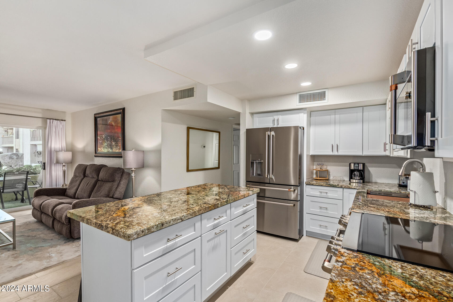 8649 East Royal Palm Road, Unit 123 Scottsdale, AZ 85258 - Photo 6 of 30 Kitchen
