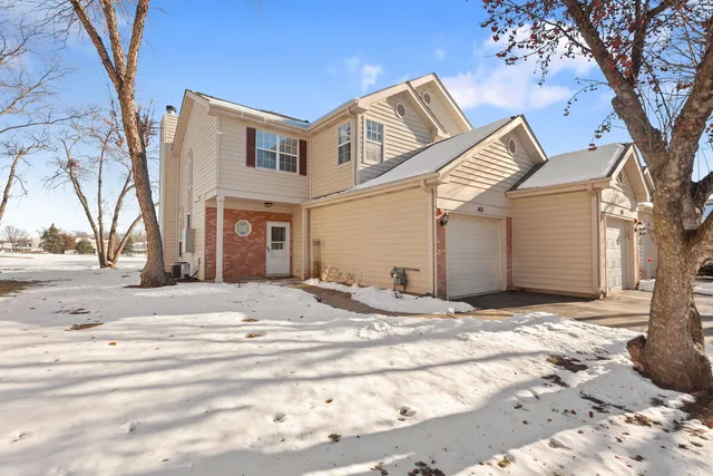 $335,000 | 1415 Fairway Drive, Glendale Heights, IL 60139