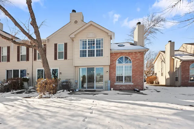$335,000 | 1415 Fairway Drive, Glendale Heights, IL 60139