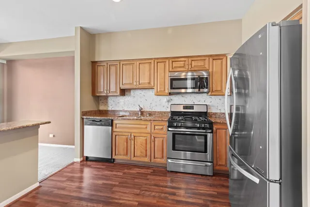 $335,000 | 1415 Fairway Drive, Glendale Heights, IL 60139