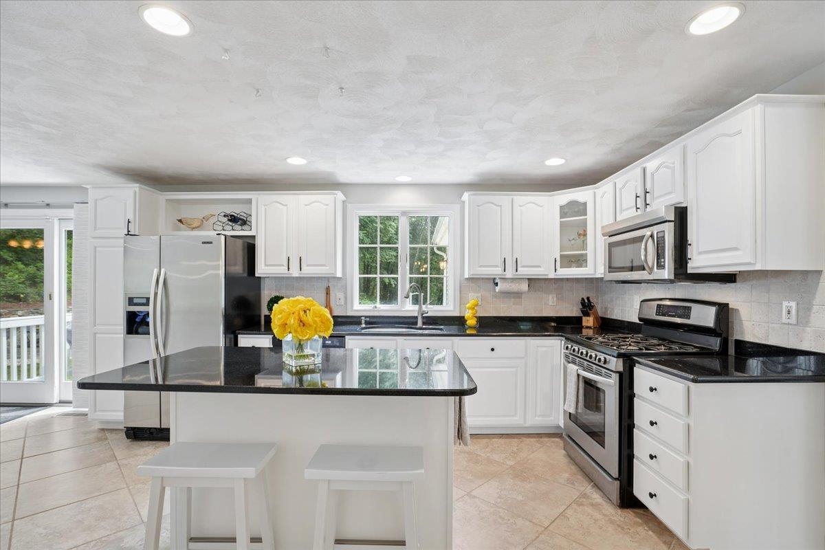 56 Patriot Road Tyngsborough, MA 01879 - Photo 11 of 55
