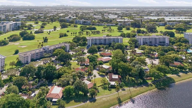 $434,900 | 2903 North Palm Aire Drive, Pompano Beach, FL 33069