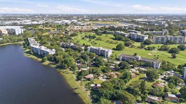 $434,900 | 2903 North Palm Aire Drive, Pompano Beach, FL 33069