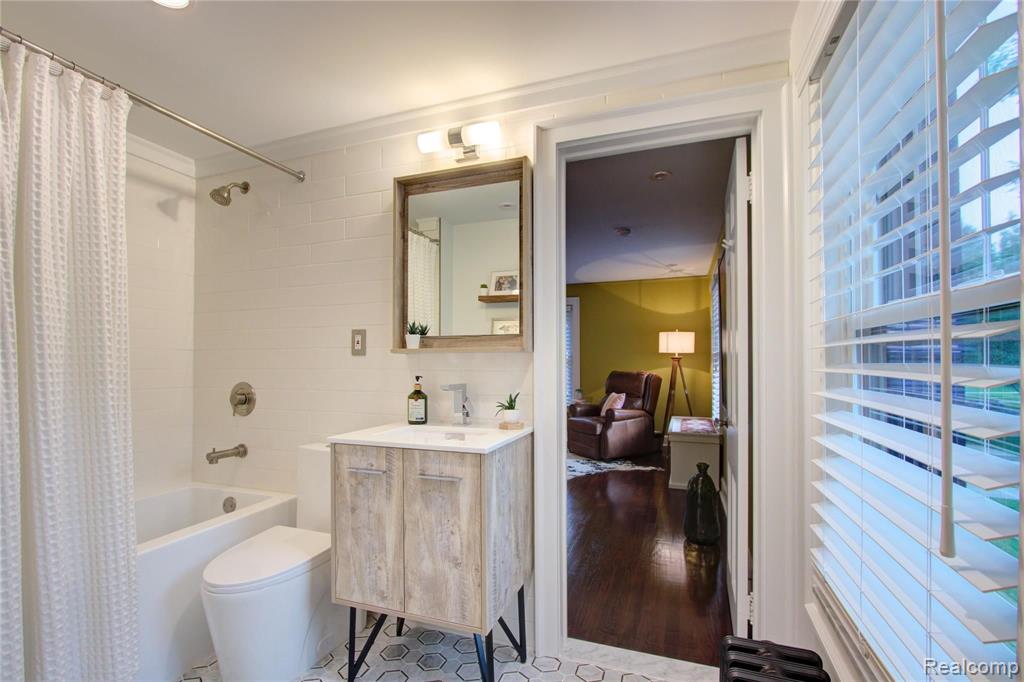 686 Washington Road Grosse Pointe, MI 48230 - Photo 54 of 73